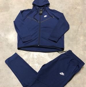 Nike Sweatsuit set. Top and Bottom Included